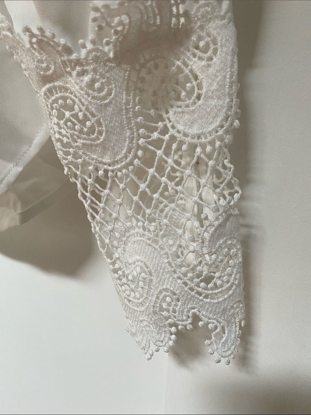 L’Agence Ava Lace Cuff Ivory Blouse - Picture 8 of 14